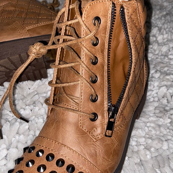 nwot studded boots - Picture 11 of 12